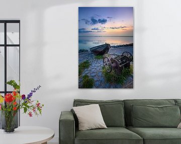 Bootje op de dijk bij Cornwerd net na zonsondergang van KB Design & Photography (Karen Brouwer)