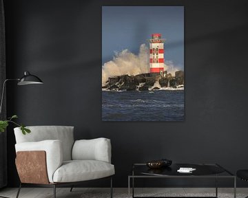 IJmuiden lighthouse by Peter Bartelings