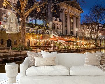 Oudegracht Utrecht in het blauwe uur