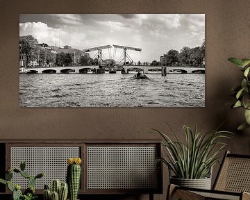 "Een brug, dan kun je heen en terug.. " ( De Magere Brug in Amsterdam )  van Hans Brinkel