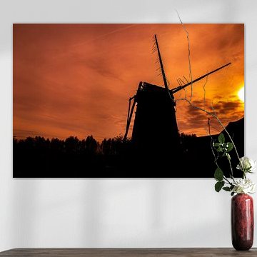 Verfallende Mühle fotografiert in goldener Stunde von Eddy Smets