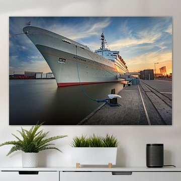 SS Rotterdam im Abendlicht, Rotterdam von Roy Poots