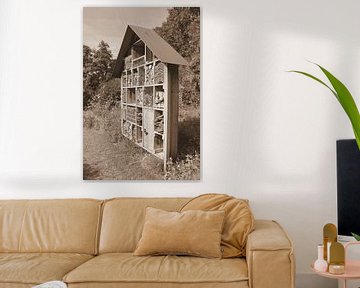 Insectenhotel in sepia. van Jose Lok