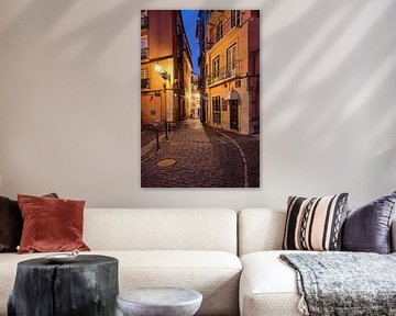 Blauw uur in de Alfama - Mooi Lissabon van Rolf Schnepp