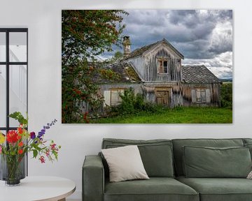 Abandoned house in Norway by Hanneke Luit