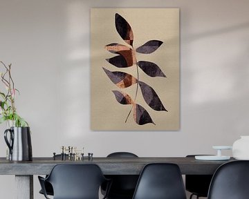 Blad in donker taupe en roestbruin. Wabi- sabi botanische collage. van Dina Dankers