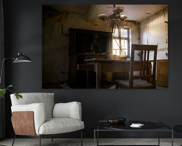 Vergeten ruimte in het licht - verval en schoonheid in harmonie van InfiniteArtLabs