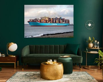 Maren Maersk opweg naar zee vanaf Maasvlakte 2 van Arthur Bruinen