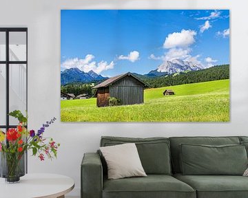 Heuhütte in den Buckelwiesen zwischen Mittenwald und Krün