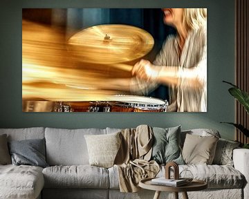 Energetic drummer: passion on stage by Frank Heinz