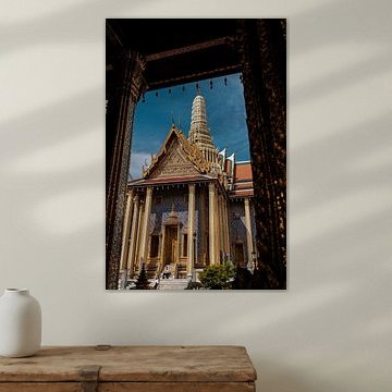 Schöner Blick auf den farbenfrohen Tempel im Wat Phra Kaew Tempelkomplex, Grand Palace