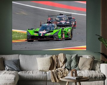 Lamborghini en Toyota hypercars in de eau Rouge bocht op spa francorchamps van Arthur Bruinen