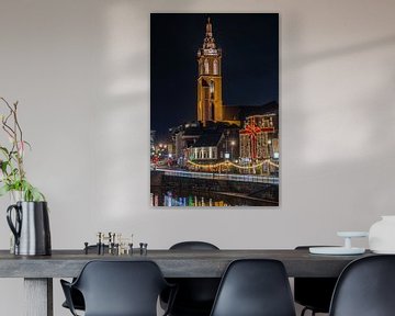 Historische Sint-Christoffelkathedraal met de Roer in nachtelijk Roermond van Triki Photography