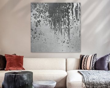Modern Abstract: Mixed media in  antraciet op grijs staal van Studio Pieternel