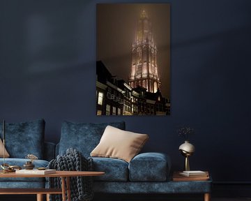 Dom toren boven de huizen