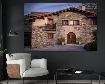 Casa de Campo in het dorpje Esquiroz pronkt in ochtendlicht van Ton Van Zeijl