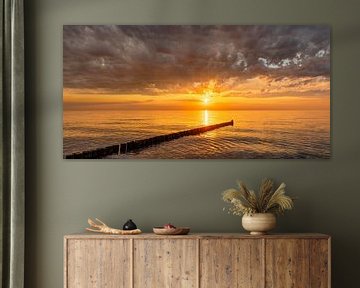 Zonsondergang op het strand bij de Baltische Zee van Markus Lange