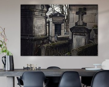 Grafmonumenten in mystieke sfeer op Père-Lachaise in Parijs van Robert Jan Smit