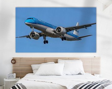 Landing KLM Cityhopper Embraer E195-E2. by Jaap van den Berg