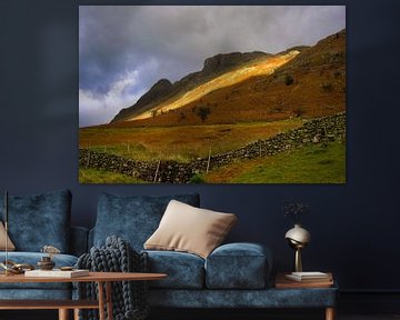 Langdale Valley Cumbria - zonlicht op berg van Hans Janssen
