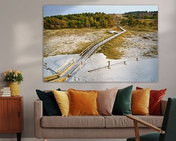 Houten pad door de duinen bij de Baltische Zee
