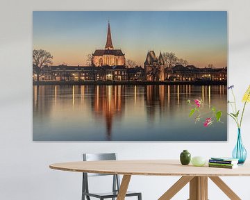 Zicht op Kampen met de Bovenkerk en de Koornmarktspoort van Meindert Marinus