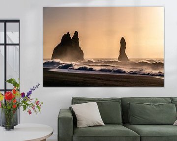 Torens van de Oceaan Basaltformaties bij Zonsondergang