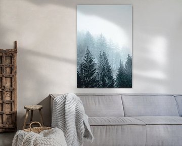 Mistig winter bos van Elise van Gils