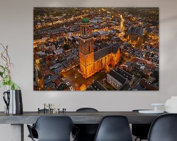 Zwolle Peperbus in de binnenstad tijdens zonsondergang