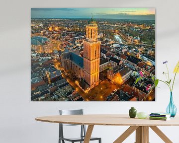 Zwolle Peperbus in de binnenstad tijdens zonsondergang