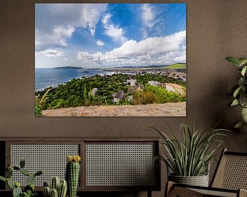 Blick auf Ibiza-Stadt in Richtung Meer von Raymond van Olphen
