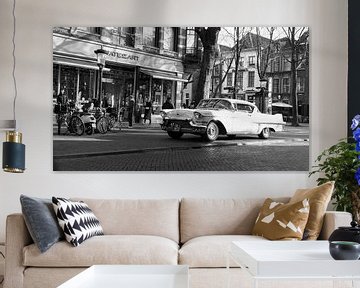 1957 Cadillac DeVille im Herzen von Utrecht.