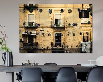 Gedecoreerde muur in Napels