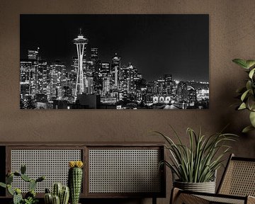 Atemberaubende Panorama Skyline von Seattle bei Nacht | Monochrom