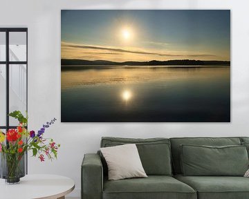 Lever de soleil sur un lac en Suède, à l'aube sur Martin Köbsch