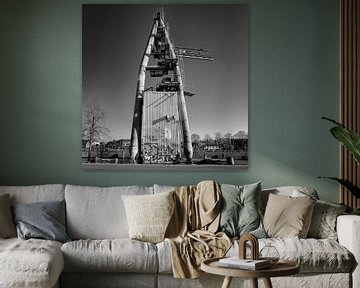 De losinstallatie van de voormalige Cereol fabriek in Utrecht in zwart-wit