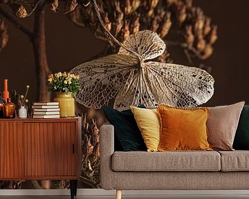 Warm shades of brown: I'll stick around for a while by Marjolijn van den Berg