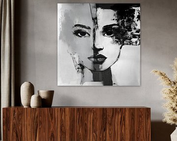 Dualiteit in Grijs; zwartwit grijs portret van een closeup van een vrouw, abstract van Bianca ter Riet