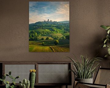 San Gimignano en het omliggende platteland, Toscane van Stefano Orazzini