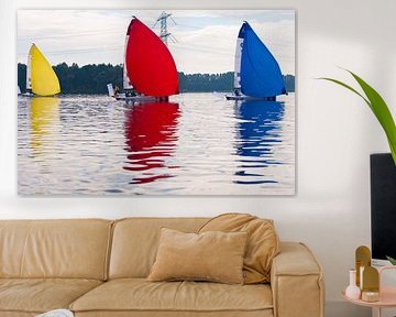 Zeil wedstrijd boten in volle zeilen