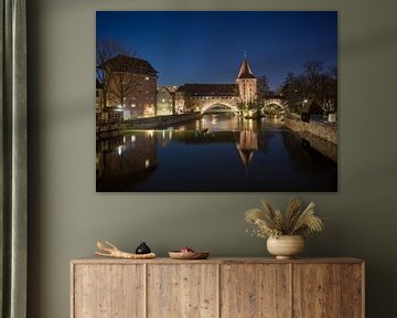 Nürnberg - Pegnitzwehr, Kettensteg und Schlayerturm bei Nacht