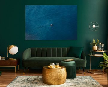 Boot op zee, kust van Madeira van Erwin van Kester