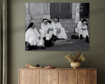 Nuns in Assisi Italy sur Isabelle Val