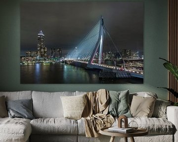Rotterdam met Erasmusbrug in de avond van Meindert Marinus