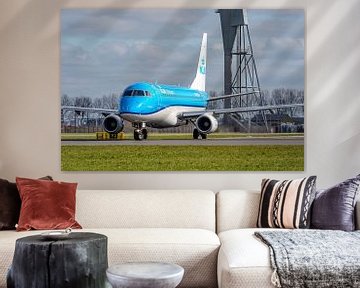 KLM Cityhopper Embraer ERJ-175 passagiersvliegtuig. van Jaap van den Berg