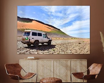 Trockene Wüste für den Land Cruiser