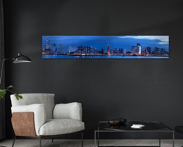 otterdam Skyline – Stadslicht aan de Maas van Hendrik Karremans