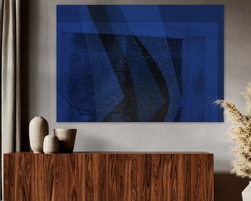 Abstracte vormen op linnen in zwart en neonblauw. van Dina Dankers