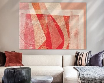 Abstracte vormen op linnen in rood, beige, roze. van Dina Dankers
