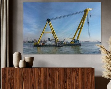 Hebo-Lift 9 onderweg in de haven van Rotterdam. van Jaap van den Berg